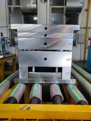 Japan  Custom Mould Bases CNC Machining Untuk Peralatan Medis