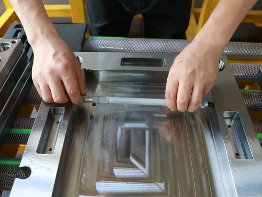 Basis Cetakan Injeksi Mesin CNC Toleransi Ketebalan Plat 0,1mm