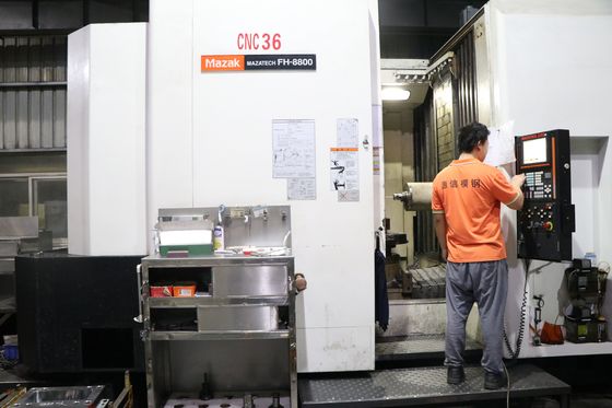 Bagian Cetakan Injeksi DXM Cetakan Injeksi Kustom Gigi Sekrup Halus